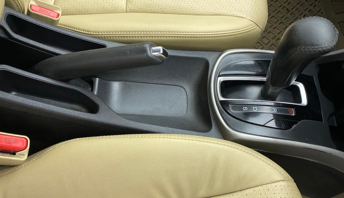 2017 Honda City ZX CVT, Petrol, Automatic, 75,275 km, Gear Lever