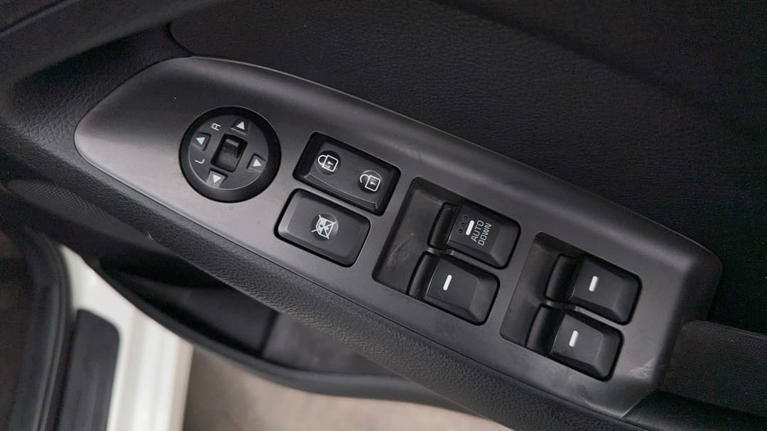 2017 Kia Cerato S, Manual, 142491 km, Drivers Side Door Panel Controls