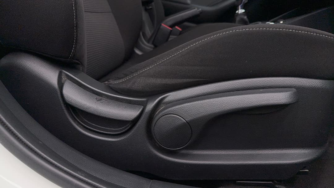 2017 Kia Cerato S, Manual, 142491 km, Drivers Side Adjustment Panel