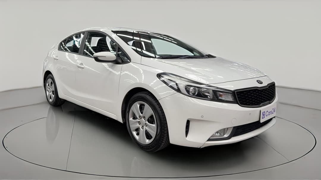 2017 Kia Cerato S, Manual, 142491 km, Right Front Diagonal (45- Degree) View