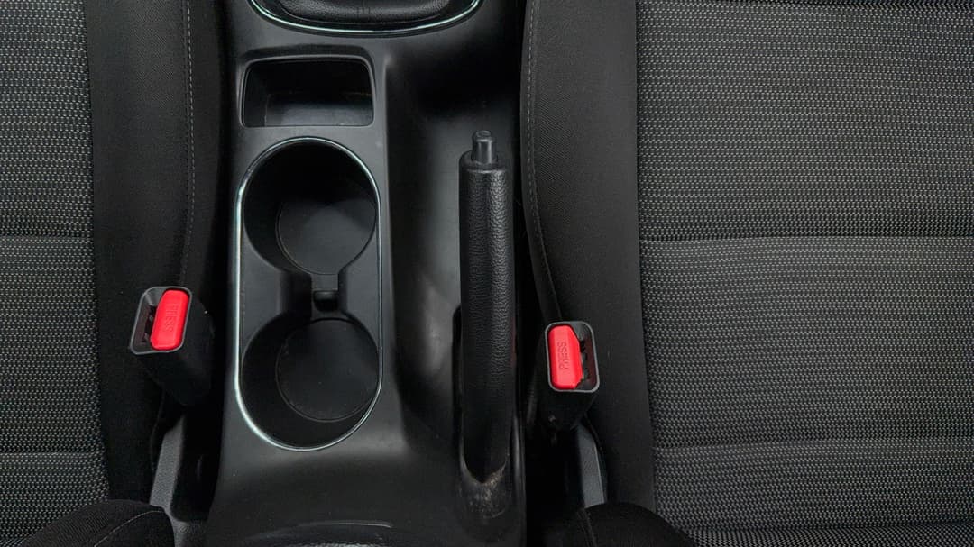 2017 Kia Cerato S, Manual, 142491 km, Handbrake