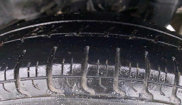 2017 Hyundai Eon ERA PLUS (O), Petrol, Manual, 43,351 km, Left Rear Tyre Tread