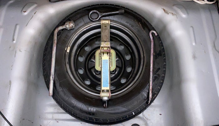 2017 Hyundai Eon ERA PLUS (O), Petrol, Manual, 43,351 km, Spare Tyre