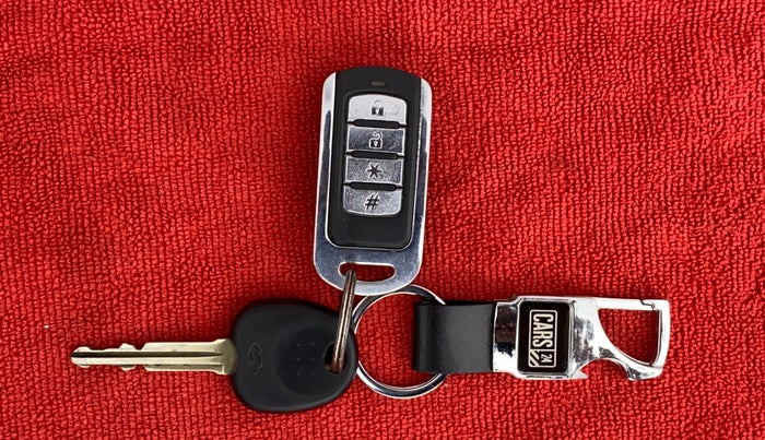 2017 Hyundai Eon ERA PLUS (O), Petrol, Manual, 43,351 km, Key Close Up