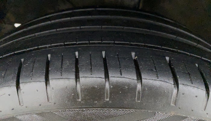 2016 Maruti Baleno ZETA 1.2 K12, Petrol, Manual, 51,751 km, Right Front Tyre Tread