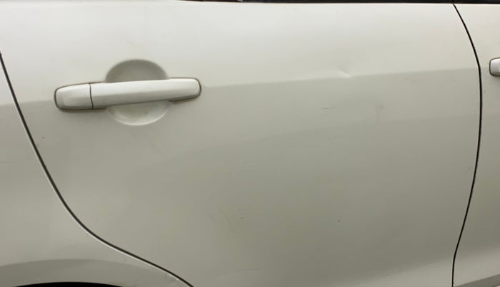 2015 Maruti Swift VXI, Petrol, Manual, 64,579 km, Right rear door - Minor scratches