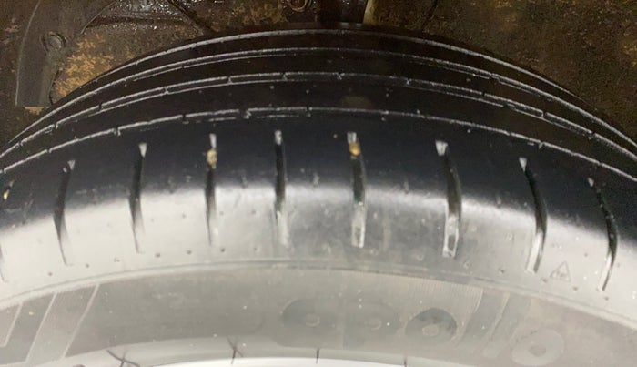 2016 Maruti Baleno ZETA 1.2 K12, Petrol, Manual, 25,849 km, Left Front Tyre Tread