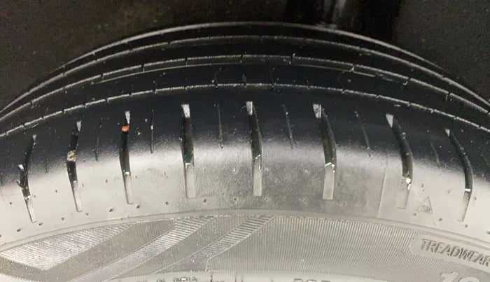 2016 Maruti Baleno ZETA 1.2 K12, Petrol, Manual, 25,849 km, Left Rear Tyre Tread
