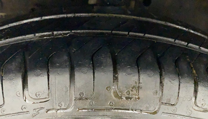 2012 Maruti Swift Dzire VXI, Petrol, Manual, 65,611 km, Left Front Tyre Tread