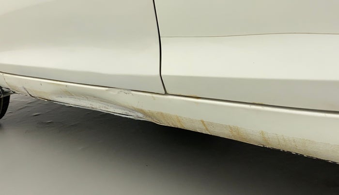 2012 Maruti Swift Dzire VXI, Petrol, Manual, 65,611 km, Left running board - Paint has minor damage