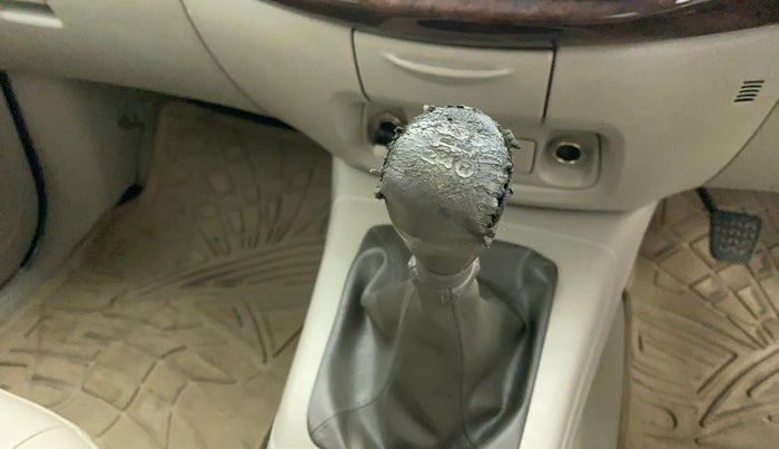 2014 Toyota Innova 2.5 VX 8 STR BS IV, Diesel, Manual, 93,788 km, Left rear-view mirror - Cover has minor damage