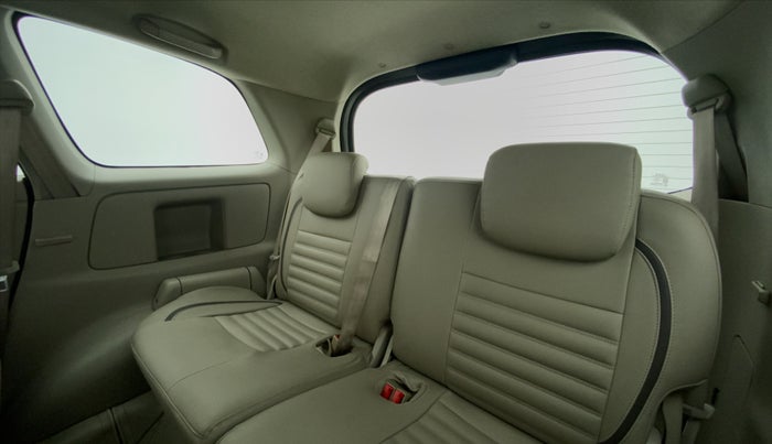 2014 Toyota Innova 2.5 VX 8 STR BS IV, Diesel, Manual, 93,788 km, Third Seat Row ( optional )
