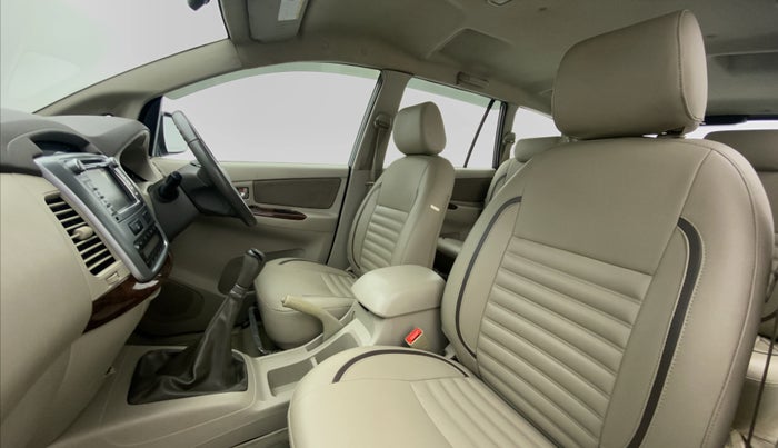 2014 Toyota Innova 2.5 VX 8 STR BS IV, Diesel, Manual, 93,788 km, Right Side Front Door Cabin