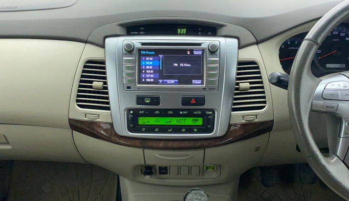 2014 Toyota Innova 2.5 VX 8 STR BS IV, Diesel, Manual, 93,788 km, Air Conditioner