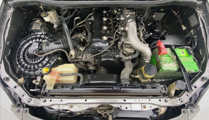 2014 Toyota Innova 2.5 VX 8 STR BS IV, Diesel, Manual, 93,788 km, Open Bonet