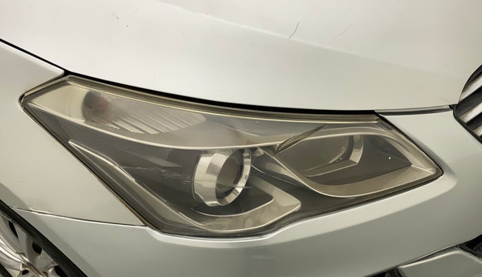 2014 Maruti Ciaz ZXI, Petrol, Manual, 71,324 km, Right headlight - Minor scratches
