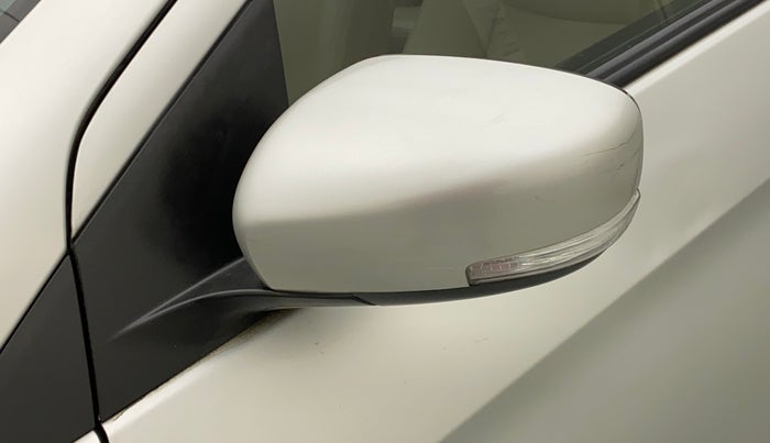 2014 Maruti Ciaz ZXI, Petrol, Manual, 71,324 km, Left rear-view mirror - Folding motor not working