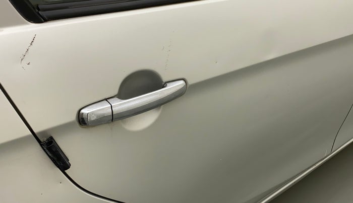 2014 Maruti Ciaz ZXI, Petrol, Manual, 71,324 km, Right rear door - Minor scratches