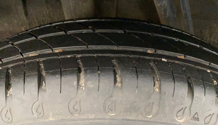 2020 Renault Kwid RXL, Petrol, Manual, 10,115 km, Right Rear Tyre Tread