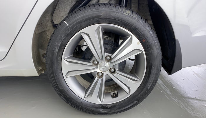 2017 Hyundai Verna 1.6 SX VTVT, Petrol, Manual, 13,258 km, Left Rear Wheel