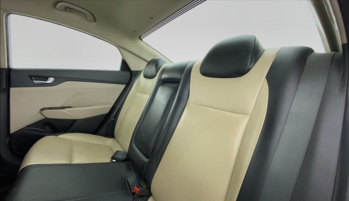2017 Hyundai Verna 1.6 SX VTVT, Petrol, Manual, 13,258 km, Right Side Rear Door Cabin