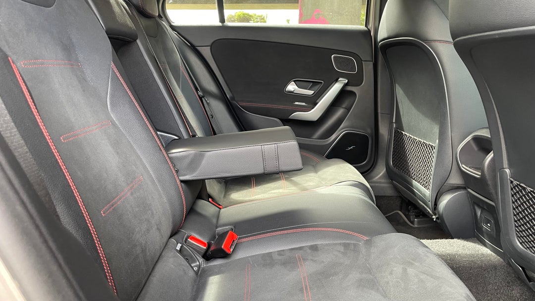 2020 Mercedes-benz A250 A250, Automatic, 47563 km, Right Side Rear Door Cabin View