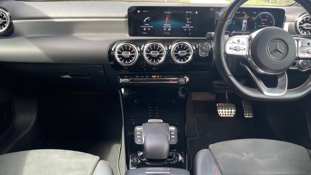 2020 Mercedes-benz A250 A250, Automatic, 47563 km, Center Console