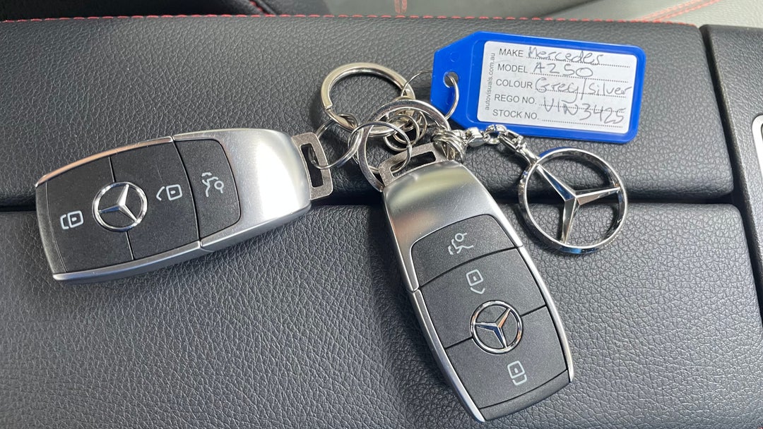 2020 Mercedes-benz A250 A250, Automatic, 47563 km, Key Close-up