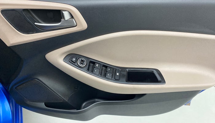 2018 Hyundai Elite i20 ASTA 1.2 (O), Petrol, Manual, 26,218 km, Driver Side Door Panels Control
