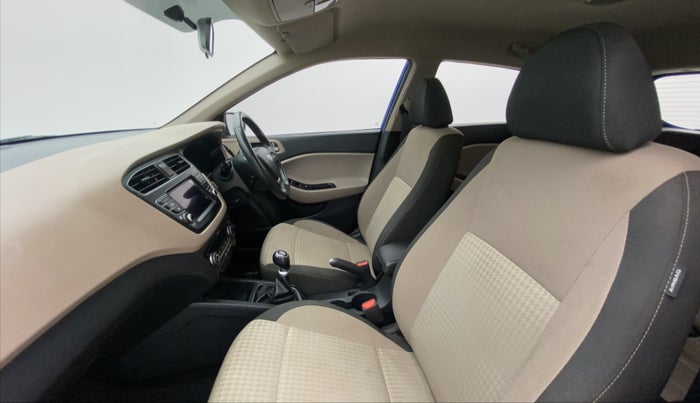 2018 Hyundai Elite i20 ASTA 1.2 (O), Petrol, Manual, 26,218 km, Right Side Front Door Cabin