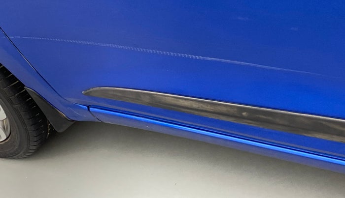 2018 Hyundai Elite i20 ASTA 1.2 (O), Petrol, Manual, 26,218 km, Front passenger door - Minor scratches