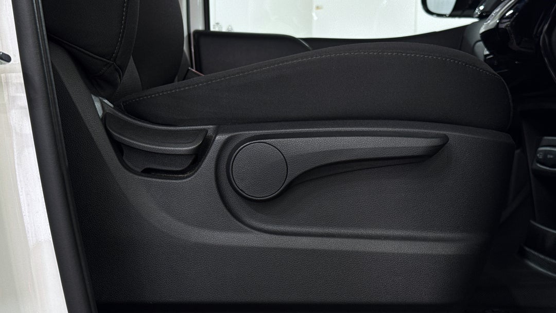 2024 Hyundai Staria ., Automatic, 48958 km, Drivers Side Adjustment Panel