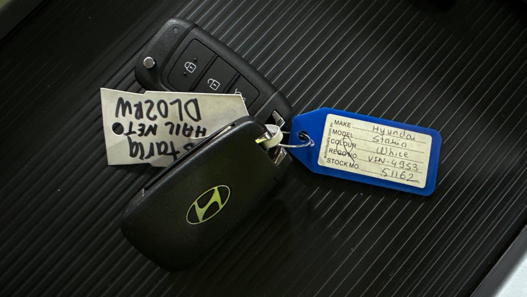 2024 Hyundai Staria ., Automatic, 48958 km, Key Close-up