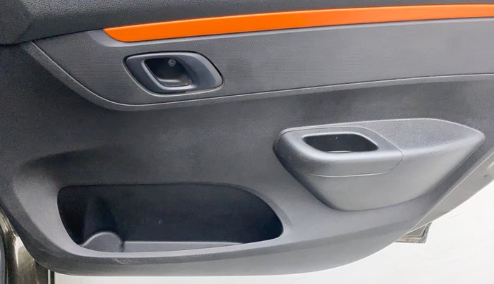 2018 Renault Kwid CLIMBER 1.0, Petrol, Manual, 42,240 km, Driver Side Door Panels Control