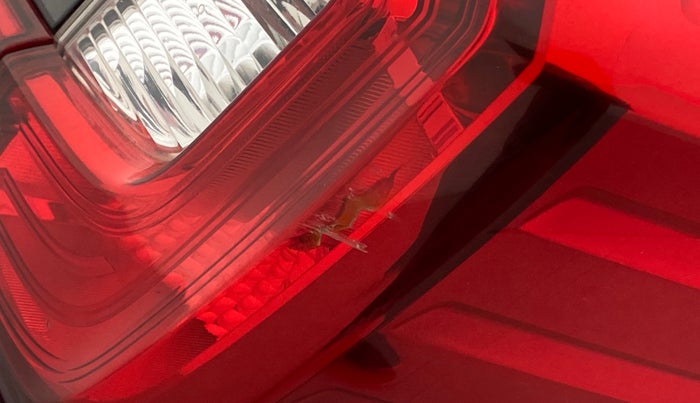 2018 Honda WR-V 1.5 i-DTEC VX MT, Diesel, Manual, 49,960 km, Right tail light - Minor scratches