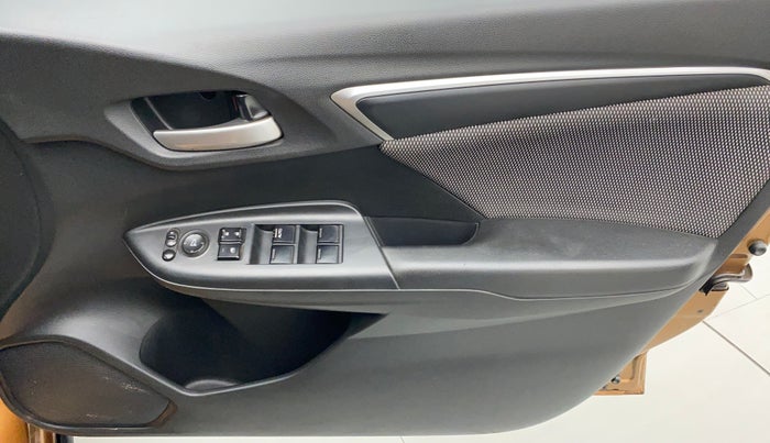 2017 Honda WR-V 1.2 i-VTEC VX MT, Petrol, Manual, 38,575 km, Driver Side Door Panels Control