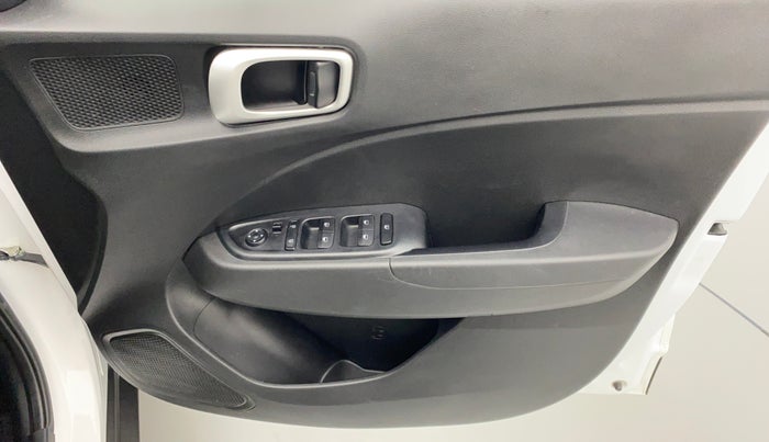 2020 Hyundai VENUE S MT 1.2 KAPPA, Petrol, Manual, 10,045 km, Driver Side Door Panels Control