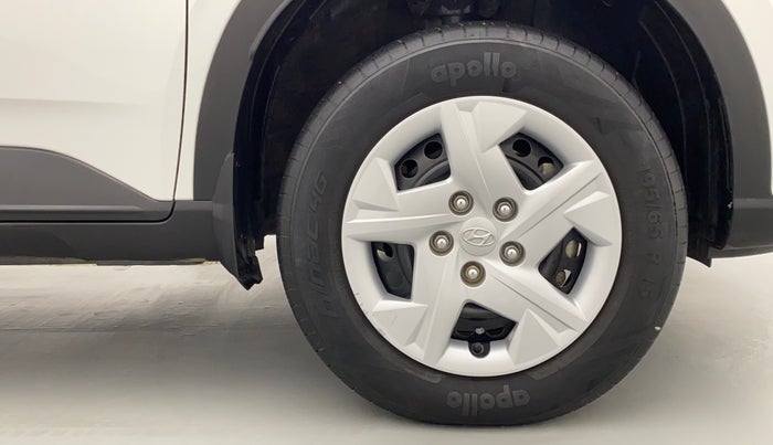 2020 Hyundai VENUE S MT 1.2 KAPPA, Petrol, Manual, 10,045 km, Right Front Wheel