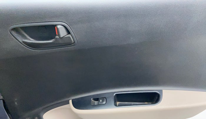 2015 Hyundai Grand i10 MAGNA 1.2 KAPPA VTVT, Petrol, Manual, 14,910 km, Right rear window switch / handle - Switch/handle not functional