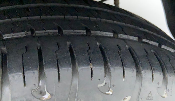 2015 Hyundai Grand i10 MAGNA 1.2 KAPPA VTVT, Petrol, Manual, 14,910 km, Left Rear Tyre Tread