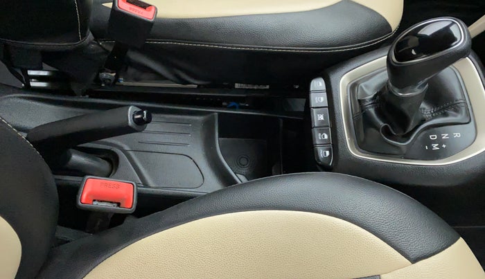 2019 Hyundai NEW SANTRO 1.1 SPORTS AMT, Petrol, Automatic, 32,014 km, Gear Lever