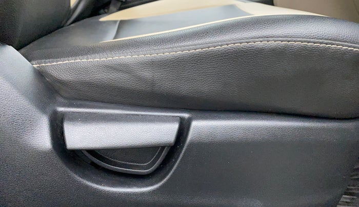 2019 Hyundai NEW SANTRO 1.1 SPORTS AMT, Petrol, Automatic, 32,014 km, Driver Side Adjustment Panel