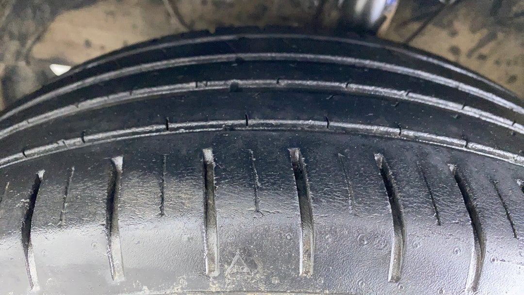 Left Front Tyre Tread