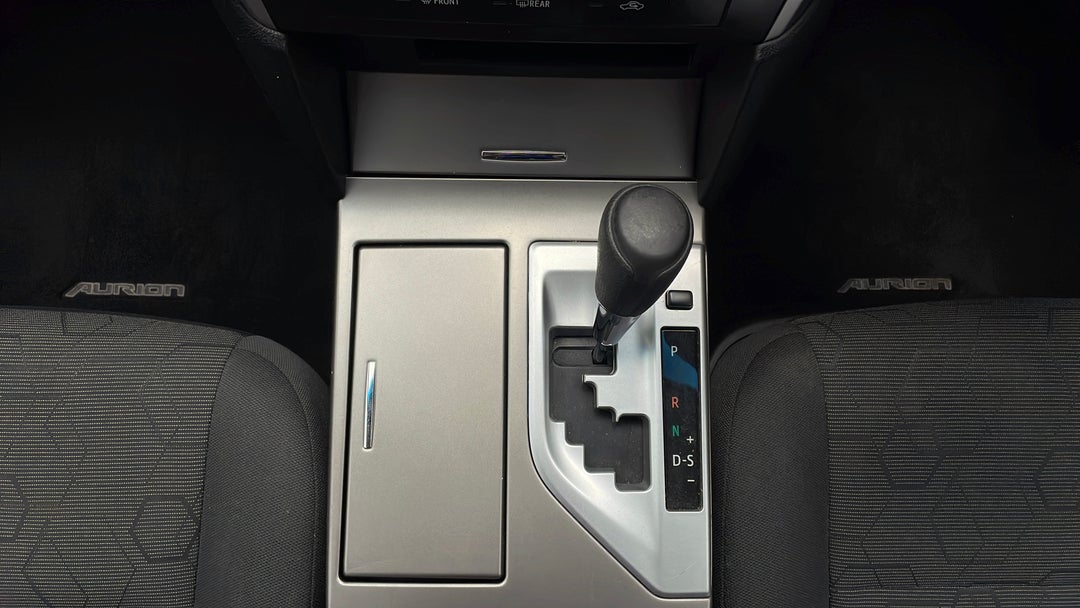 2014 Toyota Aurion At-x, Automatic, 62531 km, Gear Lever 