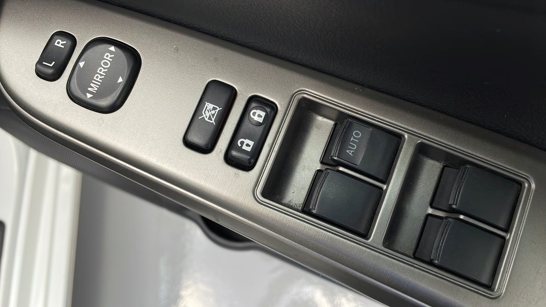 2014 Toyota Aurion At-x, Automatic, 62531 km, Drivers Side Door Panel Controls