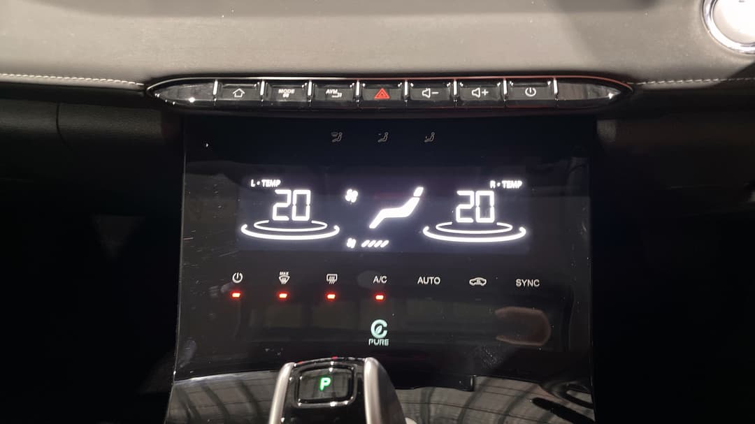 2025 Chery Tiggo 4 Ultimate, Automatic, 9755 km, Utility Switches/Buttons