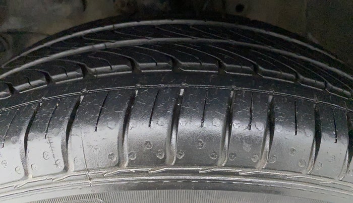 2012 Honda City V MT PETROL, Petrol, Manual, 26,621 km, Left Front Tyre Tread
