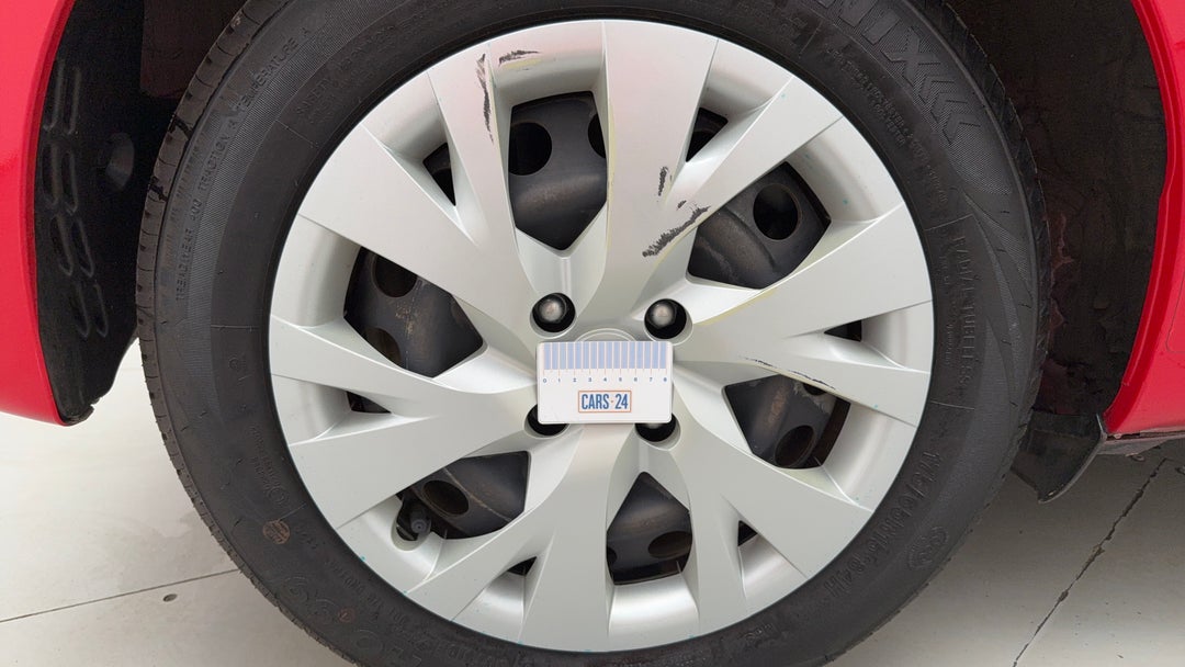 Wheels Hubcap Rear RHS Scratch