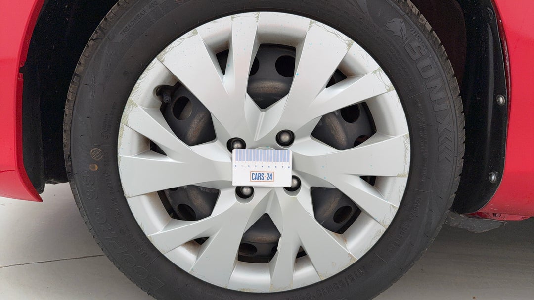 Wheels Hubcap Front LHS Scratch