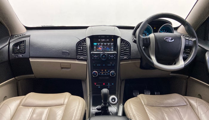 2016 Mahindra XUV500 W10, Diesel, Manual, 1,63,495 km, Dashboard